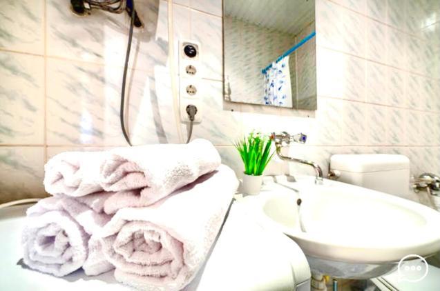 Apartment Near Opera On Horodotska 11 Lviv Bagian luar foto